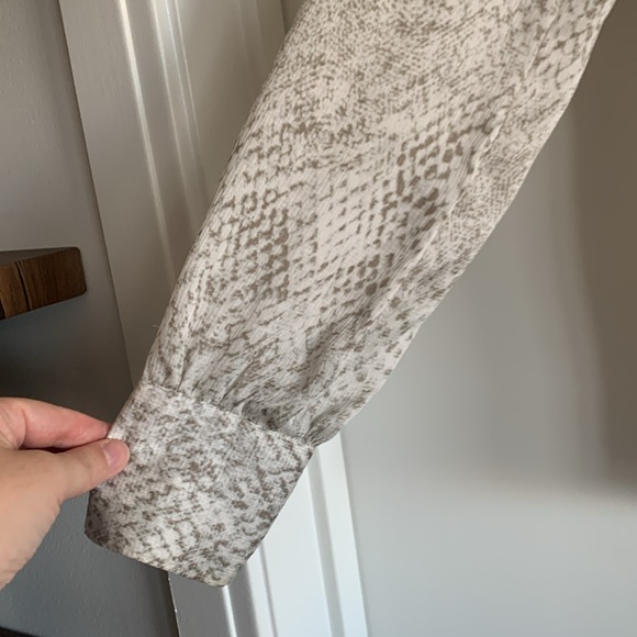 Avec Les Filled Animal Print Blouse - Picture 5 of 9